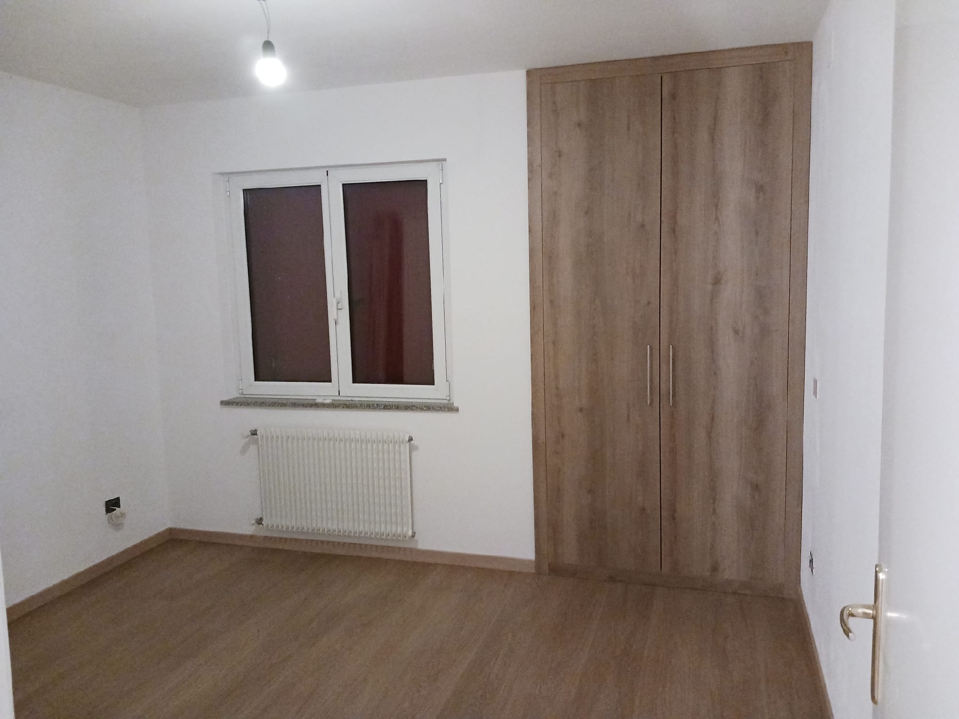 Armadio a muro su misura per camera da letto